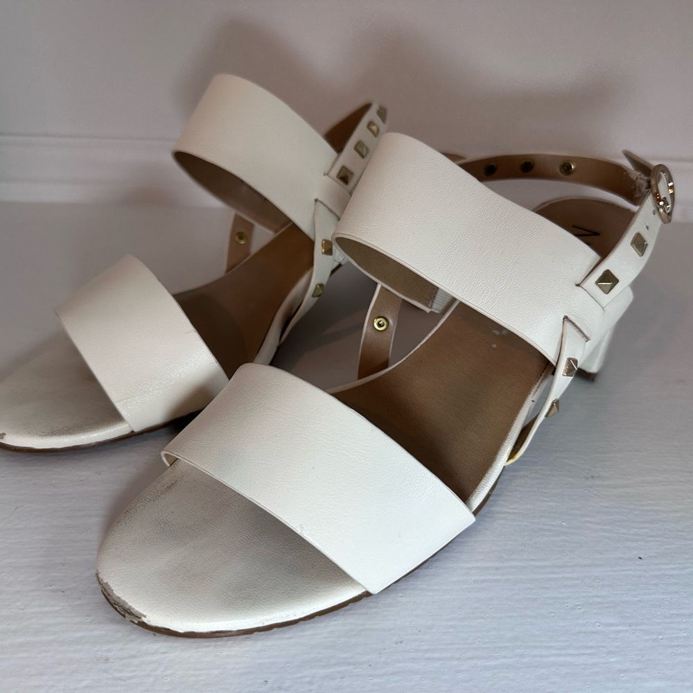 Neiman Marcus Women's Ivory Myla Studded Slingback Sandal Shoes Size US 8.5